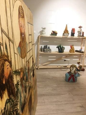 V tieni mauzólea / Kult Moreny