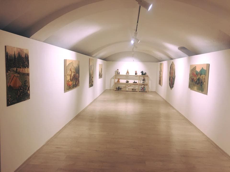 V tieni mauzólea / Kult Moreny