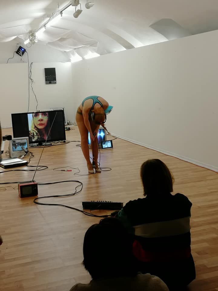 D'epog: Glitch Bitch